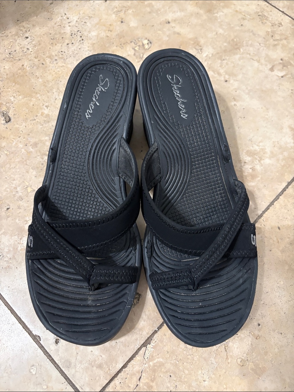 Skechers Black Sporty Toe-Post Slide wedges